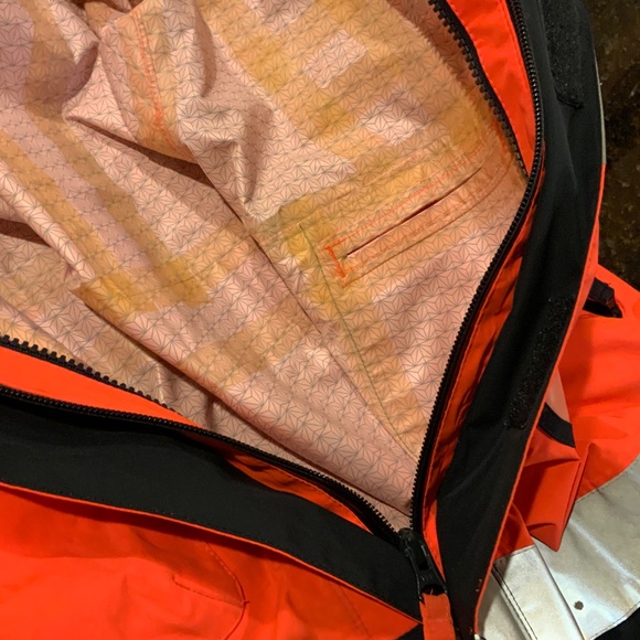 Delta Airlines Waterproof Hooded Reflective Jacket Size M Toll (by Lands End) - Picture 11 of 16